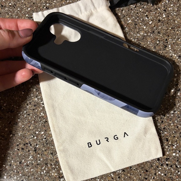 BRAND NEW Burga Archives Blue Floral iPhone 17 case -with matching MagSafe ring! - Picture 3 of 5